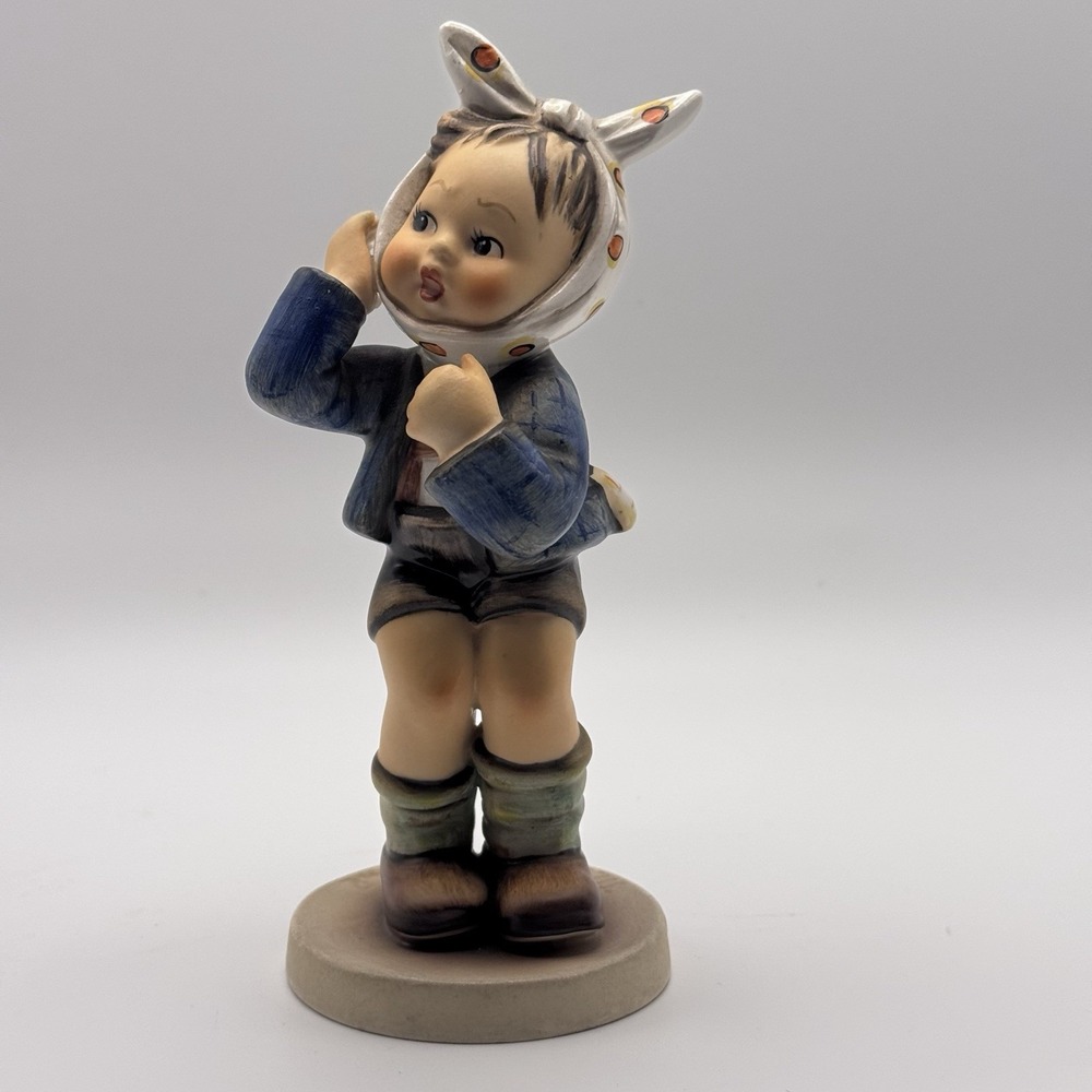 Goebel Hummel BOY WITH TOOTHACHE #217 TMK-6 (1979-1991)
